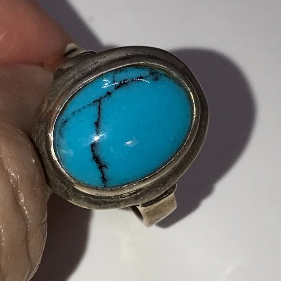 Oval Turquoise and Silver Ring, Size 7 - Picture 6 of 6